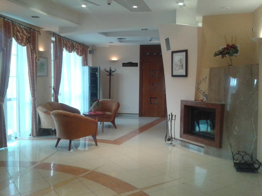 Hotel Saol Криница-Здруй Екстериор снимка