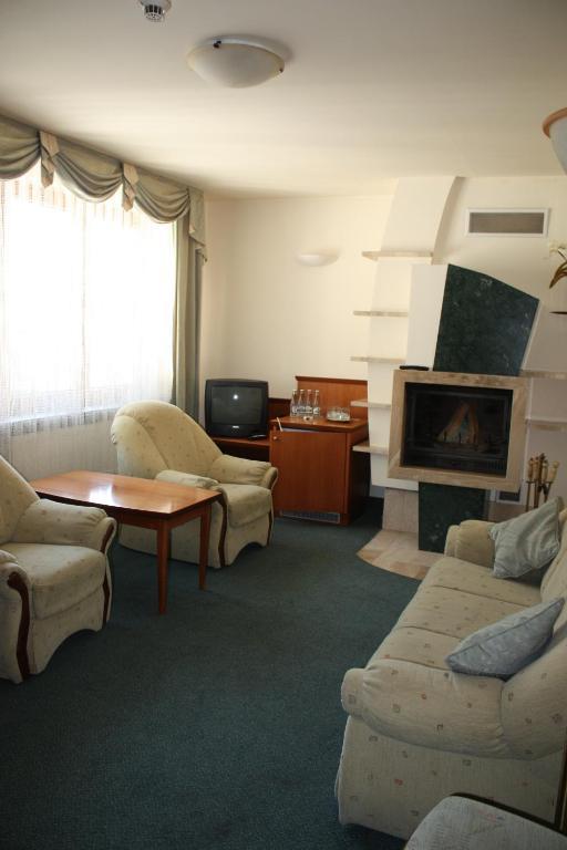 Hotel Saol Криница-Здруй Екстериор снимка